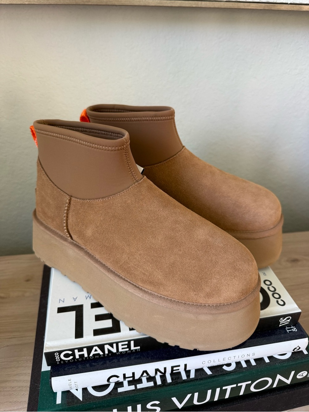 UGG Dipper Mini Boot Chestnut Size 10